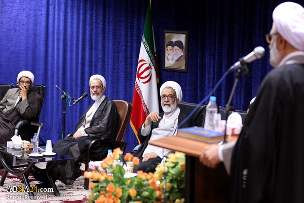 اعرافی: دردهای امت اسلام و جهان اسلام با زبان شعر تبیین و درمان شود