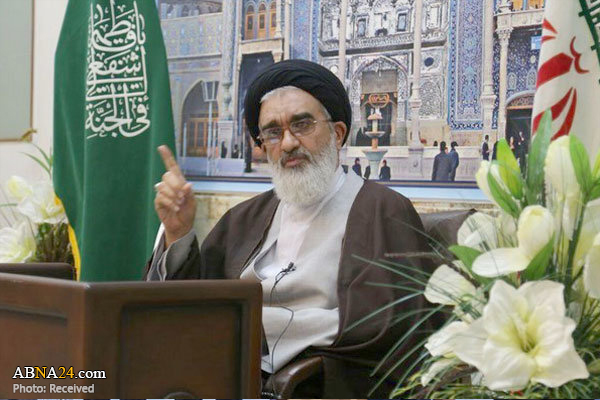 امام جمعه قم: دشمن برای تغییر ساختار فرهنگی شهرهای مذهبی تلاش می‌کند