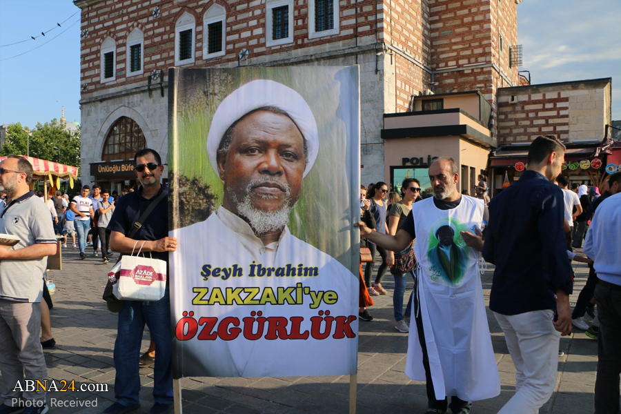 گزارش تصویری/ تجمع مردم استانبول در اعتراض به ادامه حبس شیخ زکزکی