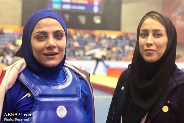 مریم هاشمی مدال طلای مسابقات جهانی ووشو را به رهبر انقلاب تقدیم کرد