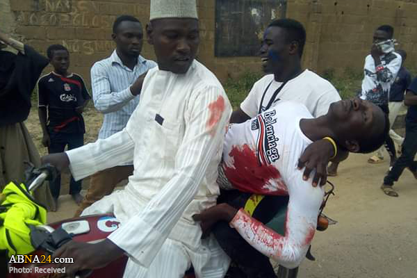 یک شهید و چند زخمی در حمله پلیس نیجریه به مراسم راهپیمایی ولادت پیامبر(ص) + تصاویر