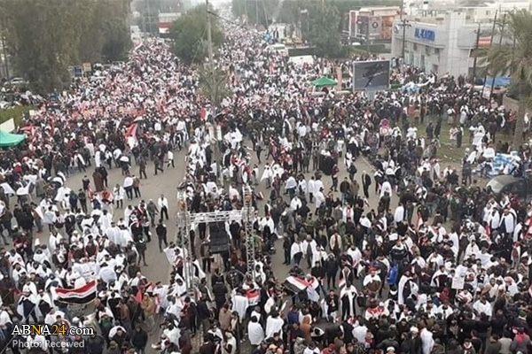 آغاز تظاهرات گسترده ضد اشغالگری در عراق/ شعار تظاهرات‌کنندگان عراقی" آمریکا برو بیرون" + عکس


