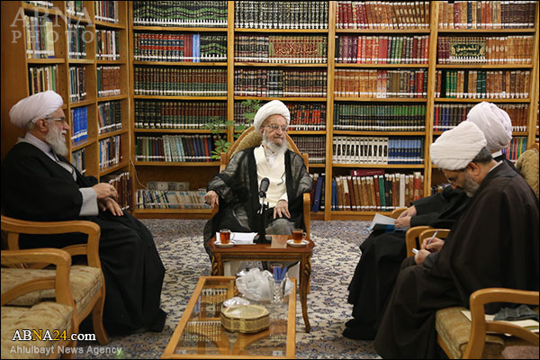 قدردانی آیت الله مکارم شیرازی از برگزاری همایش بین المللی حضرت ابوطالب(ع)/  خدمت به ابوطالب(ع) ارزش زیادی دارد