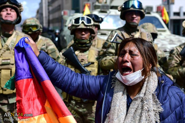 به آتش کشیدن پرچم آمریکا در اعتراضات بولیوی + فیلم
