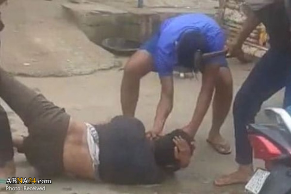 ویدیو/ کتک زدن مرد مسلمان به دلیل حمل گوشت گاو در هند