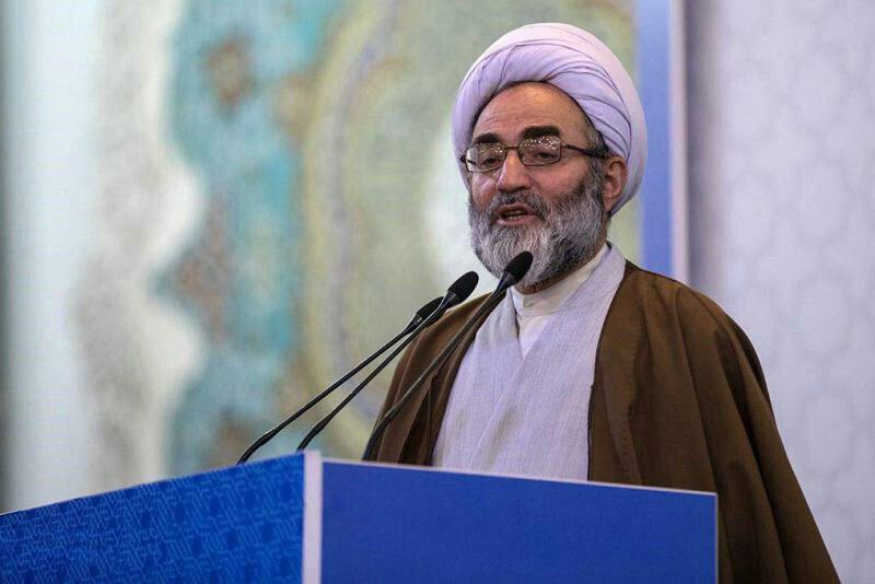 امام جمعه رشت: بساط سگ گردانی و هنجارشکنی در گیلان جمع شود