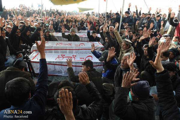 هزاره‌های شیعه پاکستان از به خاک سپردن قربانیان کشتار معدن خودداری کردند