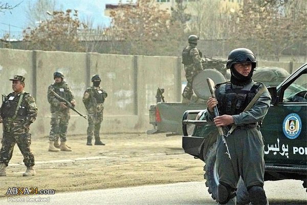 کشته و زخمی شدن ۳ پلیس در مرکز افغانستان 
