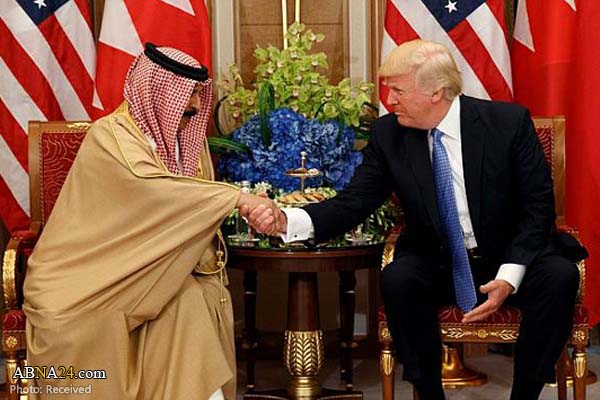 آخرین حماقت رییس جمهور تروریست/ اعطای نشان لیاقت به پادشاه بحرین توسط ترامپ!