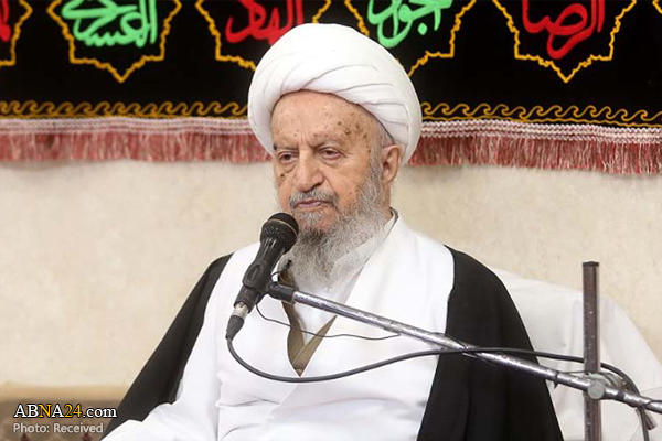 آیت الله مکارم شیرازی: مردم باید از مکتب حضرت زهرا(س) الگو بگیرند