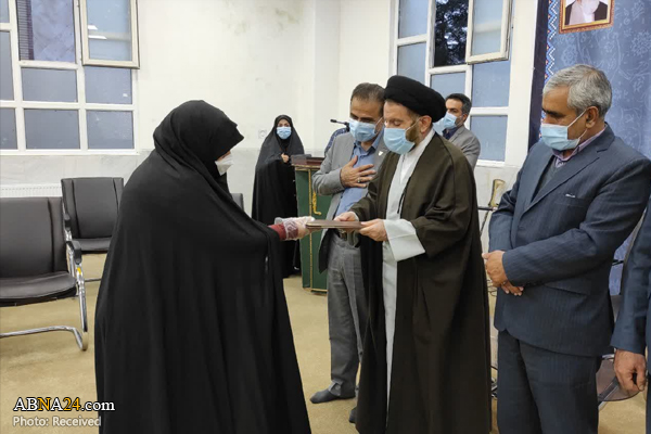 مراسم تجلیل از مادران و همسران شهدا در خرم آباد برگزار شد