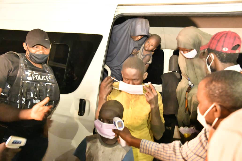 آزاد شدن ۵۳ گروگان در نيجريه + عکس
