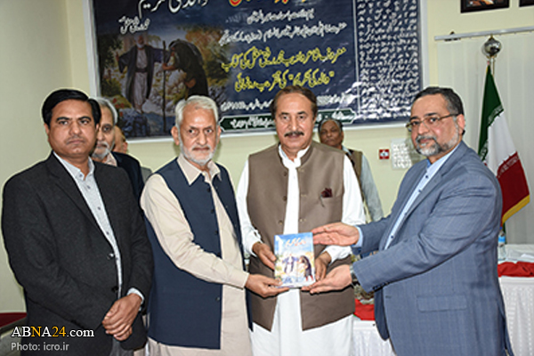 کتاب "تکریم پدر" با موضوع مدح و رثای پیامبر(ص) و اهل بیت(ع) در پاکستان رونمایی شد