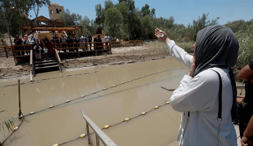 دیدار غریبانه زن فلسطینی با خانواده اش پس از ۲۴ سال + ویدئو