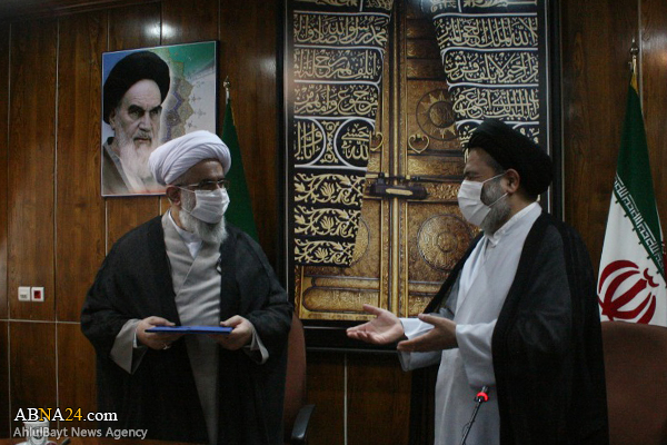 مجمع جهانی اهل بیت (ع) و بعثه مقام معظم رهبری تفاهم‌نامه امضاء کردند/ آیت الله رمضانی: رسالت مجمع و بعثه جهانی است
