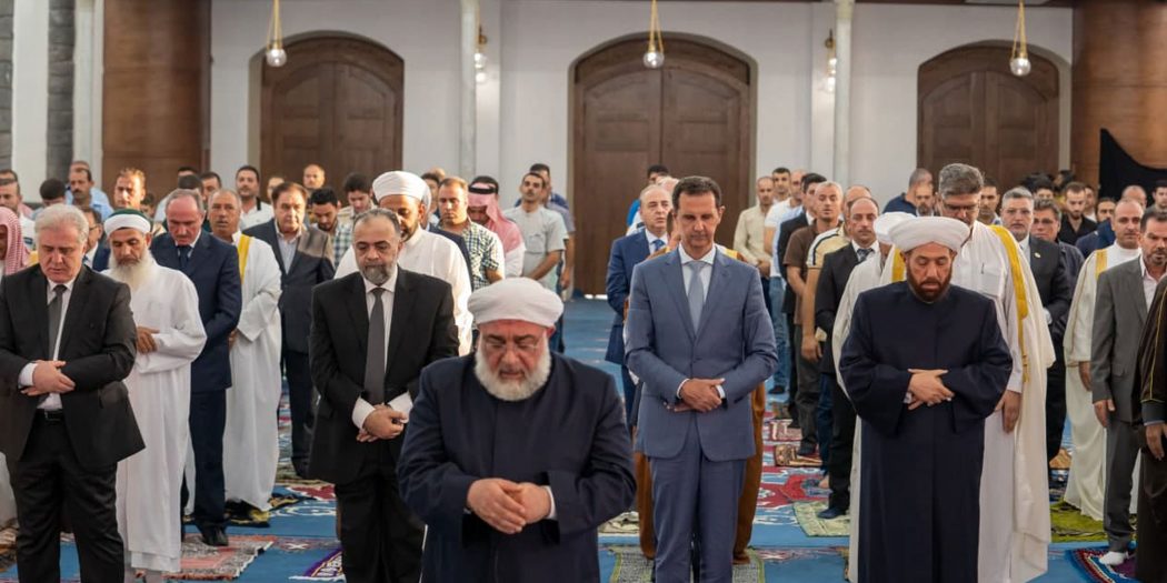 حضور بشار اسد در نماز عید قربان در حمص + تصاویر
