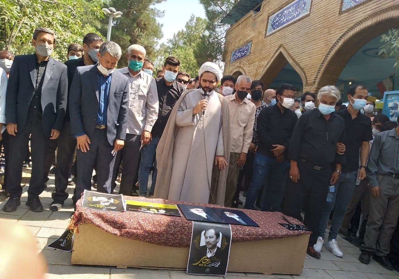 پیکر مرحوم «محمد سرور رجایی» در تهران به خاک سپرده شد + عکس
