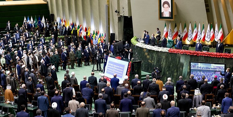 مراسم تحلیف حجت‌الاسلام «سید ابراهیم رئیسی» هشتمین رئیس‌جمهور ایران آغاز شد