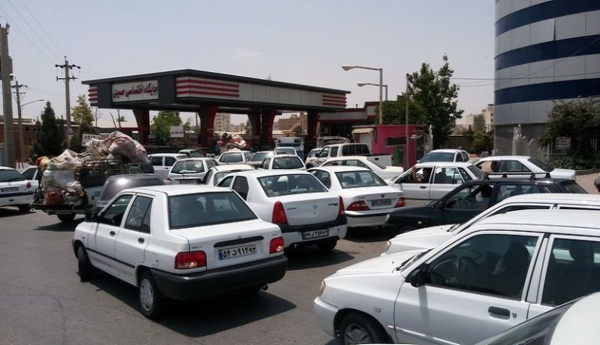 وزیر کشور: هیچ برنامه‌ای برای گرانی بنزین وجود ندارد/ مردم نگران نباشند
