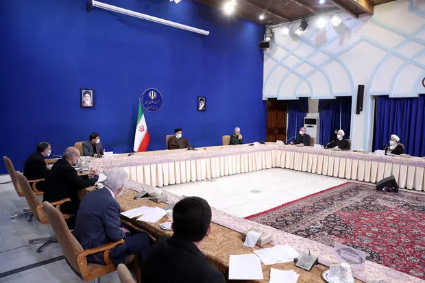 آغاز فعالیت تمام مراکز واکسیناسیون در ایران/ اعمال محدودیت ورود مسافر خارجی