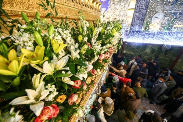 گل‌آرایی حرم مطهر امام علی(ع) در آستانه ولادت حضرت زهرا(س) + تصاویر
