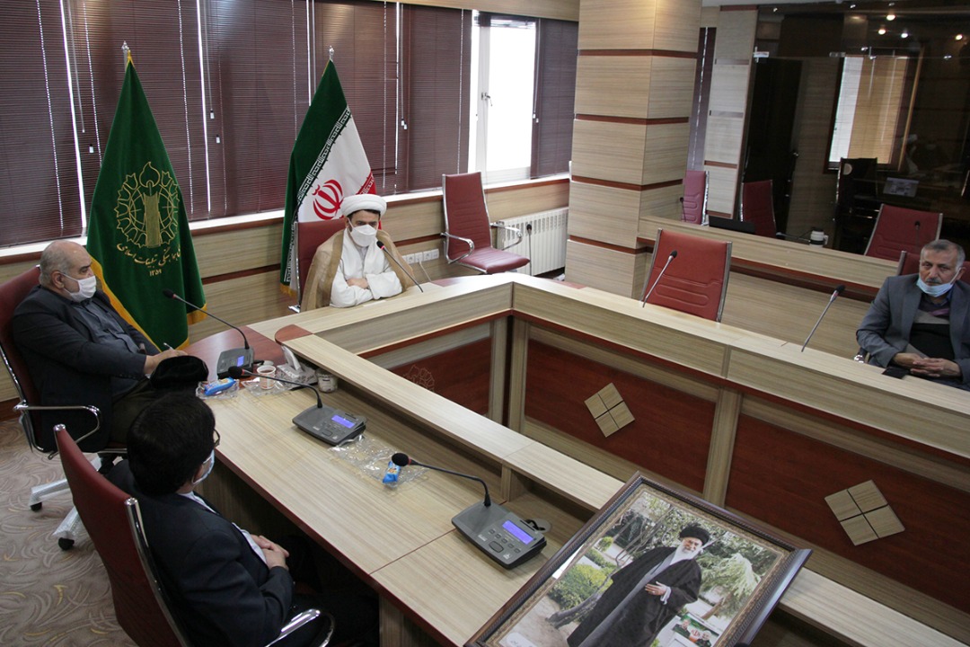 ایثارگران در روشنگری و بصیرت جامعه نقش موثری دارند