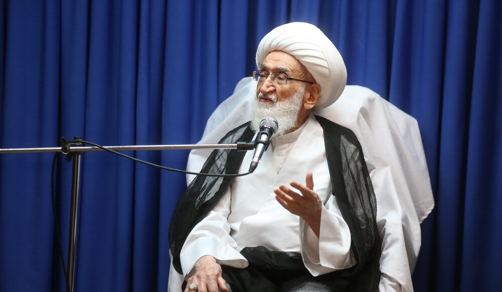 آیت الله نوری همدانی: طلاب از تهجد و سحرخیزی غفلت نكنند