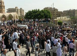 اشتباكات في محيط الكاتدرائية المرقسية في القاهرة