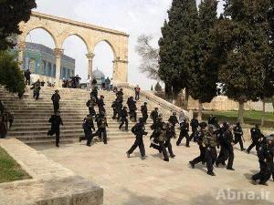 مستوطنون يستأنفون اقتحامهم وتدنيسهم للمسجد الأقصى