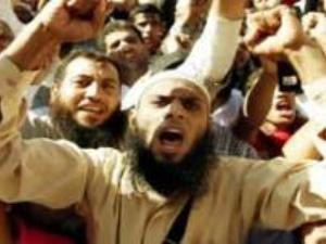 القاهرة ترضخ لضغوط الجماعات الوهابية وتقرر وقف استقبالها للسياح الايرانيين