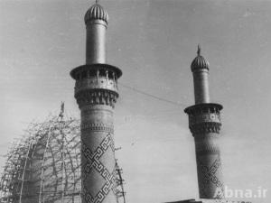 صورة ارشيفية لاول تذهيب لقبة أبي الفضل العباس (ع) عام 1954م