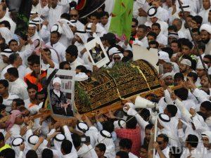 بالصور / تشييع «العلامة الشيخ عبد الهادي الفضلي» وسط حضور جماهيري كبير - 1 ؛
