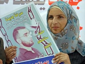 Zionist Regime Re-arrests Hunger Striker Released Last Year