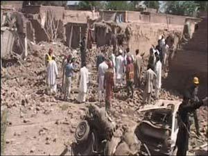 پشاور کے بڈھ بیر تھانے میں دھماکا،دیواریں گر گئیں   	