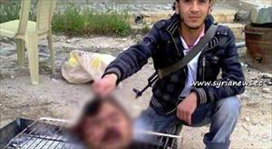 “Mercenarios del 'Ejército Sirio Libre' Decapitan y luego Asan a sus Víctimas”