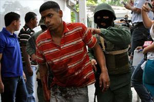 “La Derecha Venezolana Ataca Canales de TV, Centros Médicos, Sedes del Partido Socialista y Casas Particulares, van Siete Muerto