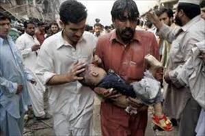پشاور میں خود کش حملہ ۵۰ افراد ہلاک اور زخمی