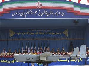 ایران نے فوجی پریڈ میں نیا ڈرون طیارہ پیش کیا ہے