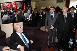 Korumasız Gezemiyorlar