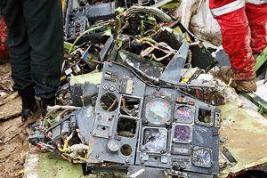 Iran: Srušio se vojni avion za obuku