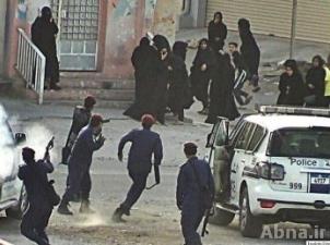 قوات النظام توجه أسلحتها وتستهدف النساء بالطلق المباشر