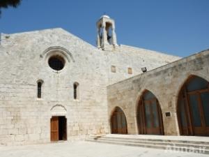 المسلحون يفجرون كنيسة وديراً في دير الزور واشتباكات في ريف حلب وريف القصير