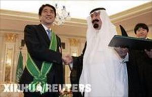 日本首相安倍晋三访问沙特 称赞伊斯兰的宽容精神