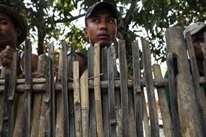 Muslims in Myanmar barricade village as attacks spread