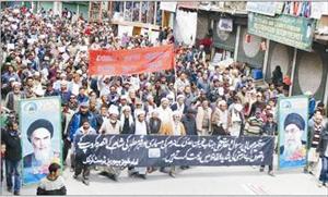 شام میں صحابی رسول (ص) کے روضہ کی توہین کے خلاف کرگل میں احتجاجی جلوس