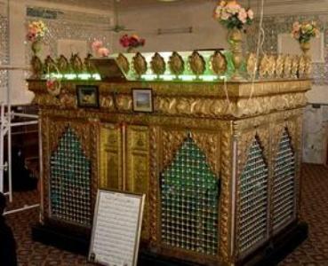 Image / The Tomb of Hujr ibn Adi before Militants Raid in Adra - I