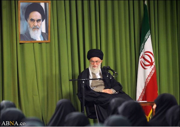 Image / Imam Khamenei Recieves Women Elites