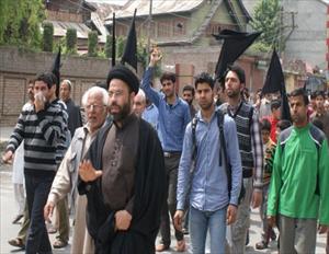 Image / Kashmiri Shia Protest Against Terrorist Attack on Hujr Bin Adi's Shrine