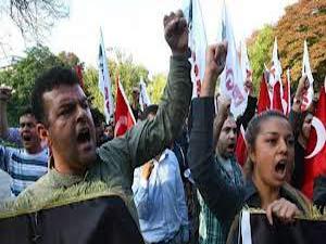 ترک عوام کا ترک وزیر اعظم رجب طیب اردوغان کے استعفی کا مطالبہ