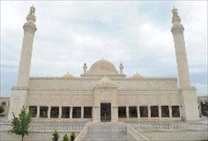 Älteste Moschee in Azerbaijan für Betende eröffnet.